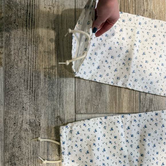 Levi’s Floral 94’ Baggy Cargo Pants - Picture 2 of 11